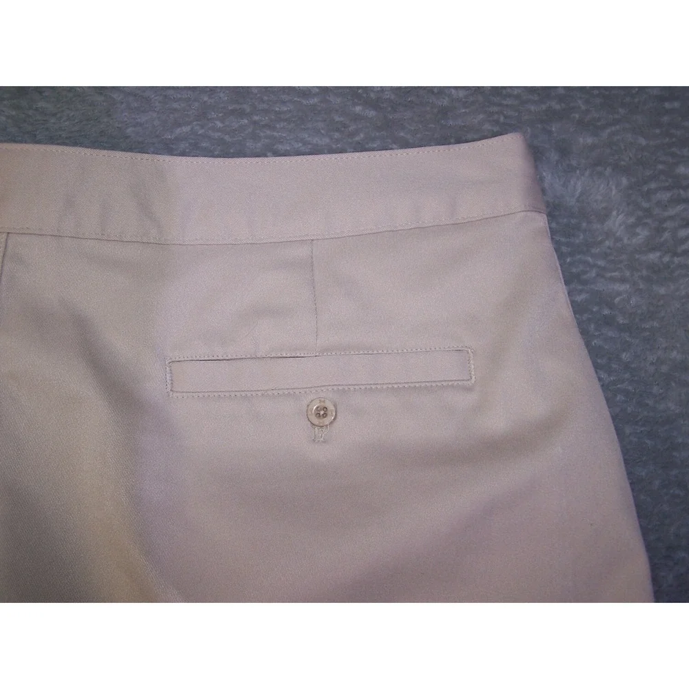 Under Armour Shorts Women's Size‎ 10 33X9.5 Performance khaki Tan Beige